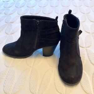 GAP black booties